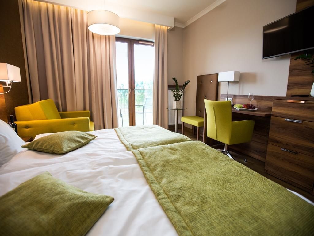 Mineral Hotel Malinowy Raj Solec-Zdrój Extérieur photo