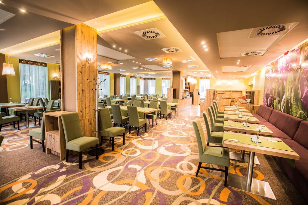 Mineral Hotel Malinowy Raj Solec-Zdrój Extérieur photo