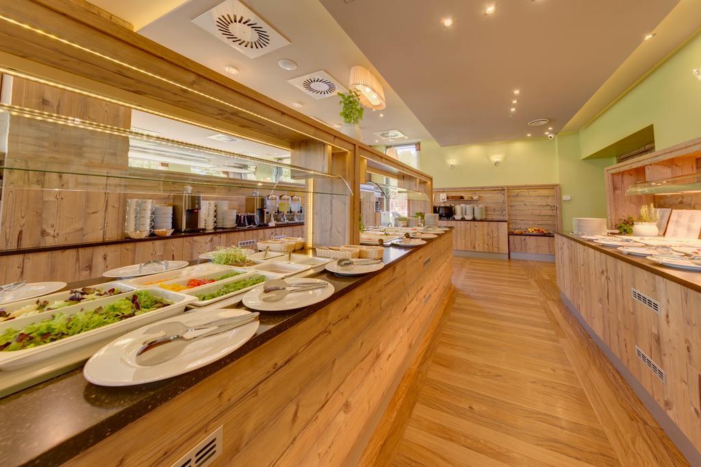 Mineral Hotel Malinowy Raj Solec-Zdrój Extérieur photo